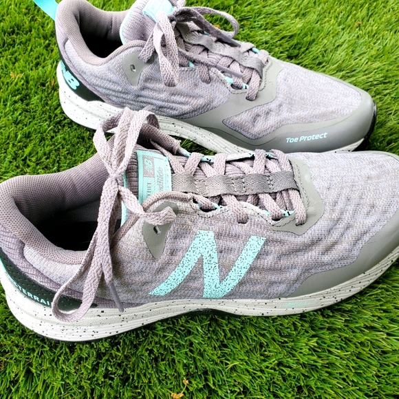 New Balance Shoes - NWOT NB trail running shoes